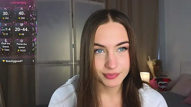 Moonlight1Sonata1 online show from October 19, 2025, 9:12 am