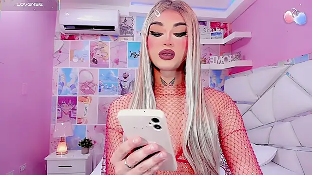 Snapshot of Miacuteee chatting on January 15, 2026, 2:15 am Miacuteee online show from January 15, 2026, 2:15 am