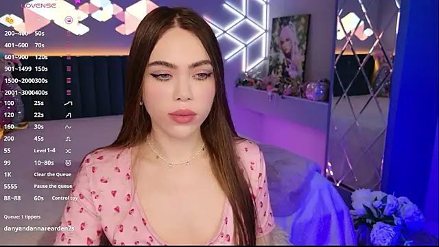 MimiFors online show from May 21, 2026, 6:38 pm