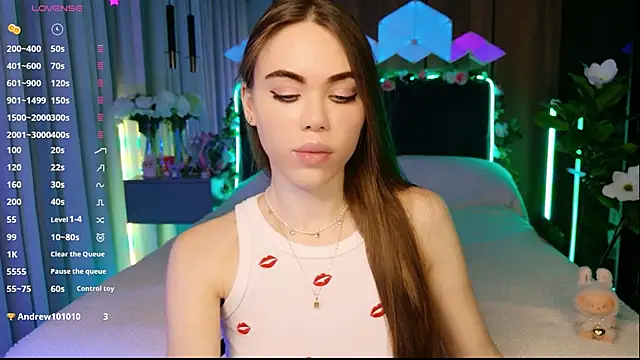 MimiFors online show from November 25, 2025, 5:24 pm