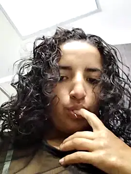 luna love xoxo online show from September 25, 2025, 9:32 pm