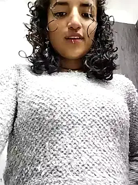 luna love xoxo online show from November 25, 2025, 3:07 am