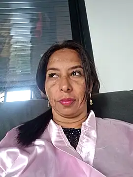 maleja23 online show from October 15, 2025, 1:52 pm