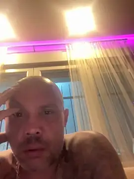 Snapshot of gitanomadrid chatting on June 6, 2026, 11:21 pm gitanomadrid online show from June 6, 2026, 11:21 pm