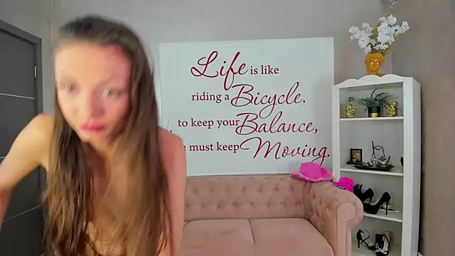 ReynaTheVixen online show from September 28, 2025, 4:25 pm