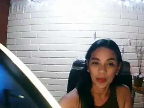 Snapshot of MiiaVelasquez chatting on November 18, 2025, 3:54 am MiiaVelasquez online show from November 18, 2025, 3:54 am