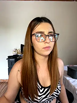 CoraVibes online show from September 22, 2025, 7:42 pm