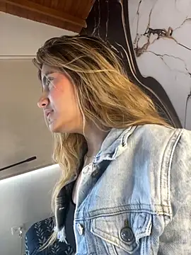 MelissaAlCapone online show from October 28, 2025, 9:03 pm