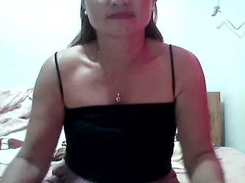 nathalie0045 online show from September 28, 2025, 10:28 pm