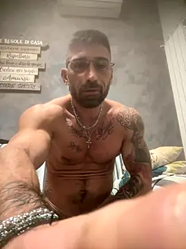 GmGit online show from October 28, 2025, 3:18 am