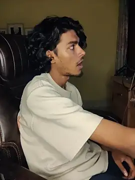 thecatfish online show from November 2, 2025, 11:04 am