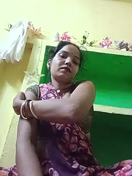 Snapshot of Seema_guptaji chatting on July 2, 2026, 3:40 pm Seema guptaji online show from July 2, 2026, 3:40 pm