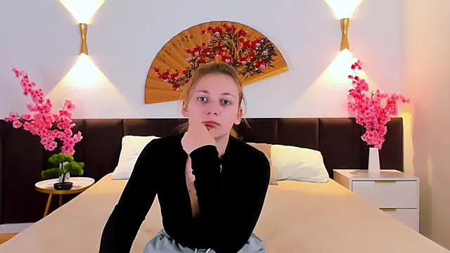 Snapshot of KimberlyPierceLove chatting on September 19, 2025, 2:32 pm KimberlyPierceLove online show from September 19, 2025, 2:32 pm