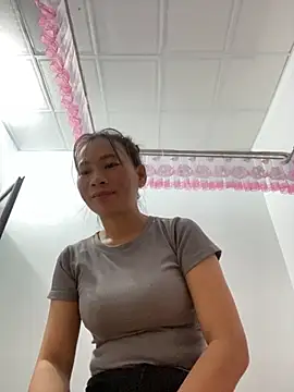 Skinny vuet online show from October 7, 2025, 5:52 am