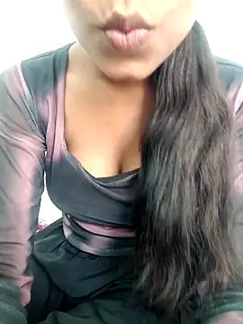 Snapshot of cute_parii_ chatting on October 1, 2025, 10:09 am cute parii online show from October 1, 2025, 10:09 am
