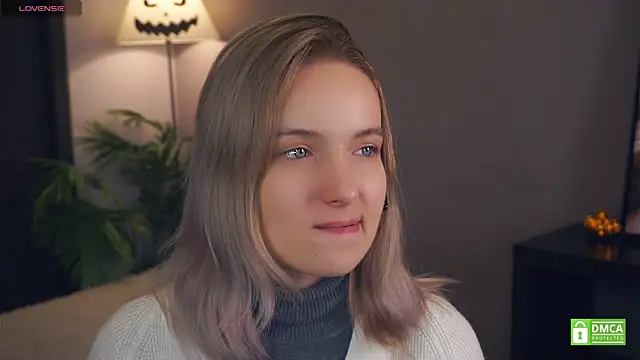 HongTomczak online show from November 21, 2025, 7:51 am