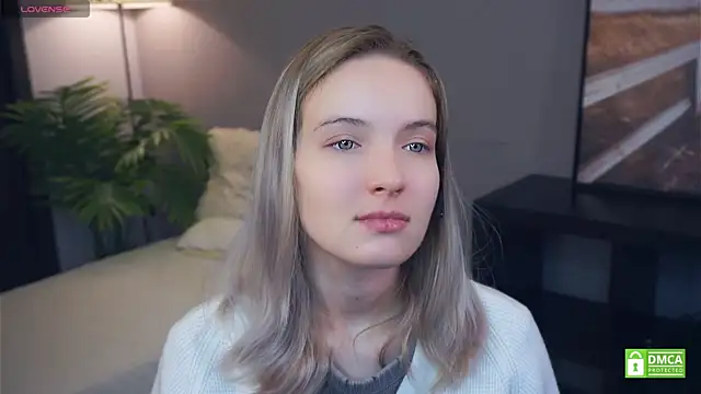 HongTomczak online show from November 28, 2025, 8:25 am