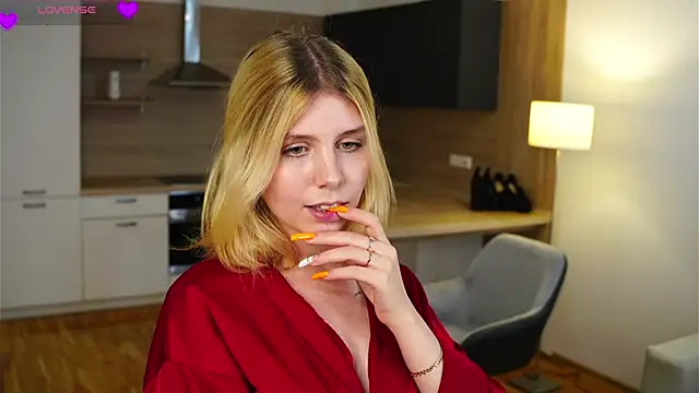 Snapshot of HermelindaKopczyk chatting on October 4, 2025, 4:30 pm HermelindaKopczyk online show from October 4, 2025, 4:30 pm