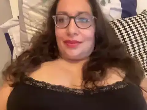 RosaFreya online show from September 25, 2025, 11:05 am