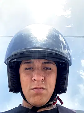 Snapshot of Jrivera22 chatting on November 10, 2025, 5:29 pm Jrivera22 online show from November 10, 2025, 5:29 pm