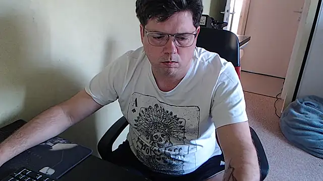 blueandwhite1 online show from February 20, 2025, 3:41 pm