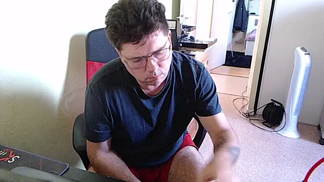 blueandwhite1 online show from October 21, 2025, 2:27 pm