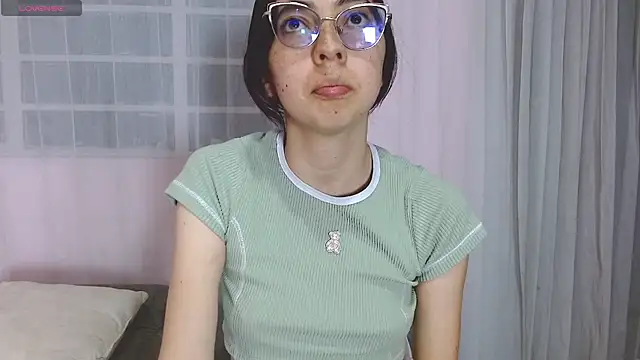 AnnieSparkle online show from April 11, 2026, 12:07 am