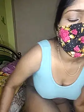 Snapshot of Love143A chatting on December 22, 2025, 9:42 am Love143A online show from December 22, 2025, 9:42 am