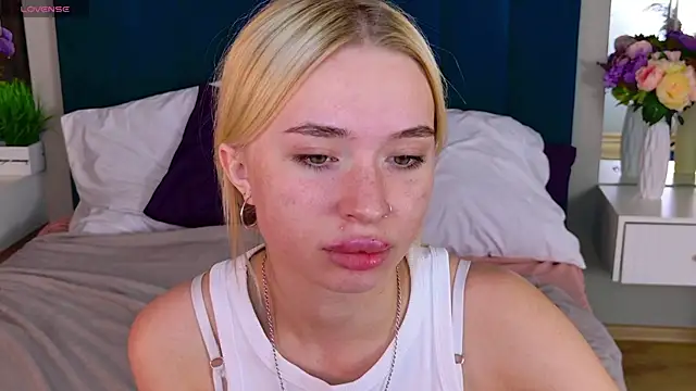 Snapshot of RachelColon chatting on September 11, 2025, 12:49 pm RachelColon online show from September 11, 2025, 12:49 pm