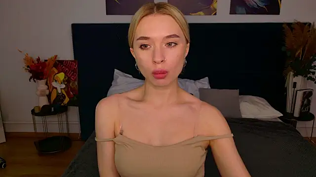 Snapshot of RachelColon chatting on September 22, 2025, 10:21 am RachelColon online show from September 22, 2025, 10:21 am