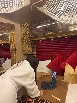 69sexylife online show from December 17, 2025, 4:45 pm