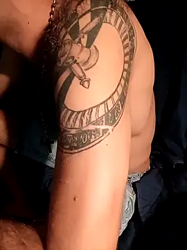 Snapshot of Pistolon19 chatting on September 23, 2025, 4:41 am Pistolon19 online show from September 23, 2025, 4:41 am