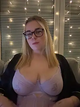 ItsLxsa online show from March 30, 2026, 10:33 pm