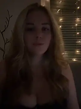 ItsLxsa online show from October 29, 2025, 12:09 am