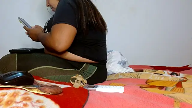 69smallstar online show from November 16, 2025, 6:01 pm