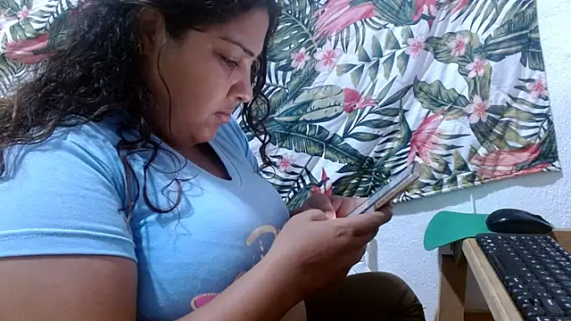 69smallstar online show from August 5, 2026, 12:43 pm