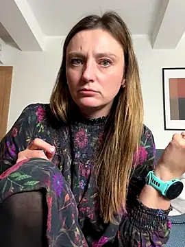 Snapshot of Velvetwitch87 chatting on October 9, 2025, 7:25 pm Velvetwitch87 online show from October 9, 2025, 7:25 pm