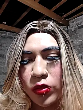 25Kristina online show from October 22, 2025, 6:51 pm