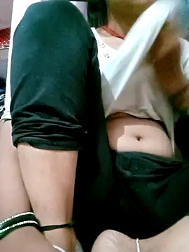 Snapshot of Hot_tin74 chatting on November 14, 2025, 5:16 pm Hot tin74 online show from November 14, 2025, 5:16 pm