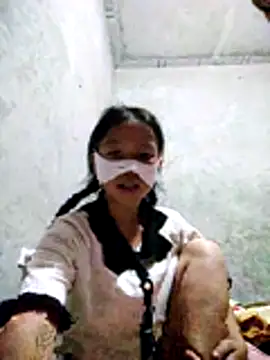 Lilyy-y online show from November 10, 2025, 10:15 pm