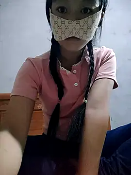 Lilyy-y online show from October 30, 2025, 9:33 pm