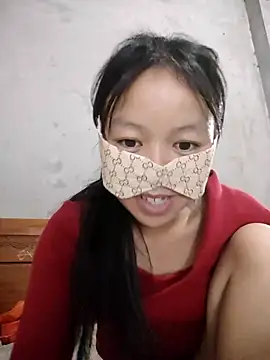 Lilyy-y online show from November 4, 2025, 5:28 pm