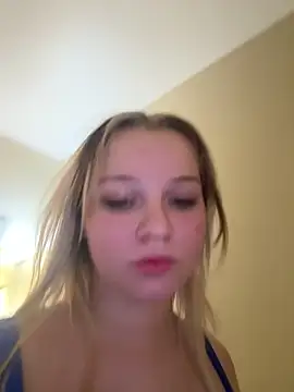 xoxokayy18 online show from December 22, 2025, 8:25 am