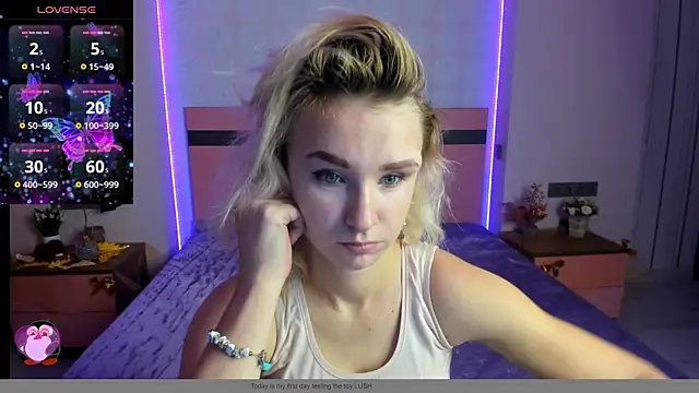 MeryMidnight online show from November 17, 2025, 7:12 am