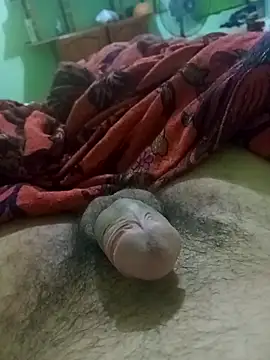 Snapshot of dywoo18 chatting on February 12, 2026, 5:18 am dywoo18 online show from February 12, 2026, 5:18 am