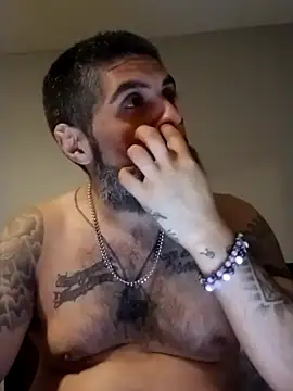 Snapshot of hornylatino702 chatting on January 7, 2026, 11:37 am hornylatino702 online show from January 7, 2026, 11:37 am