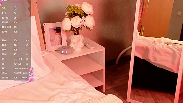 CarolaineMyers online show from February 6, 2026, 6:37 pm