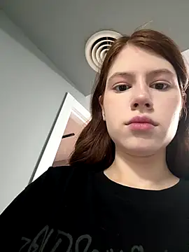 Snapshot of CarolaineMyers chatting on October 7, 2025, 4:08 pm CarolaineMyers online show from October 7, 2025, 4:08 pm