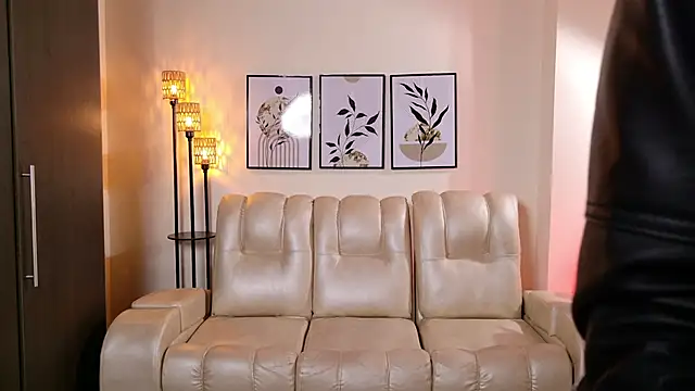 Violeta Foxz online show from November 25, 2025, 7:14 pm