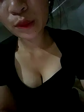 Snapshot of Huong_bb chatting on October 11, 2025, 3:02 pm Huong bb online show from October 11, 2025, 3:02 pm